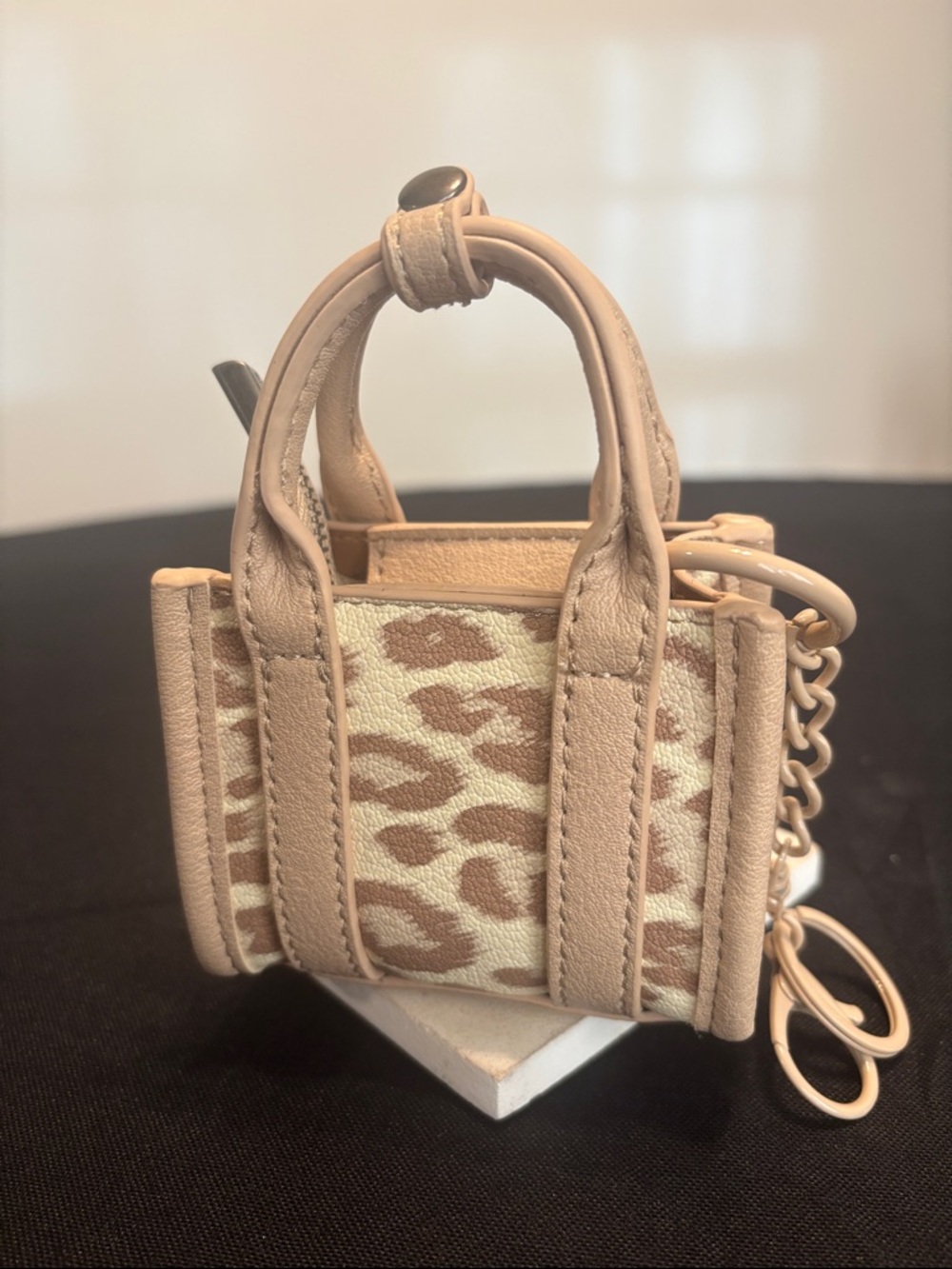 Wrangler Beige Leopard Mini Tote Keyring - Picture 2 of 3